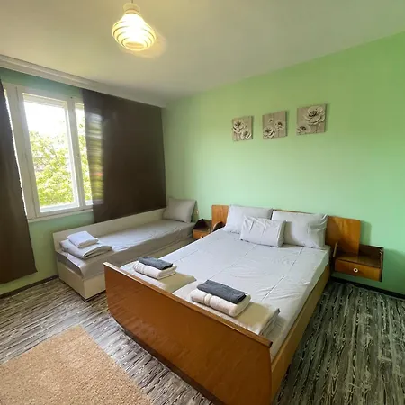 сарая ретро стил Daire Svishtov